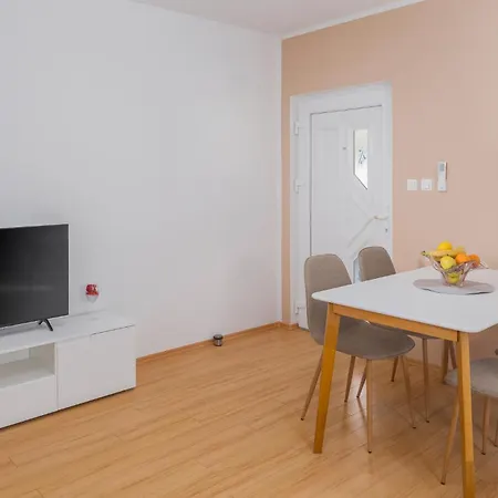 Beautiful In With Wi-fi Apartment *