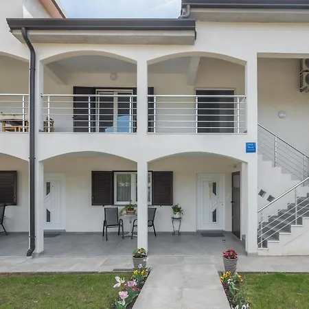 Appartement Awesome In With Swimming Pool Nova Vas (Porec)
