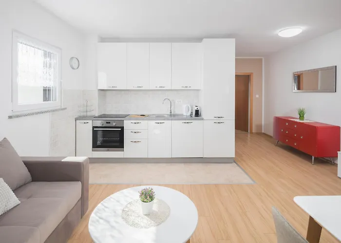 1 Bedroom Awesome In Appartement