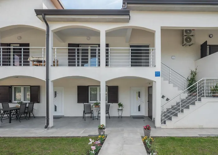 Appartement 1 Bedroom Awesome In Nova Vas (Porec)