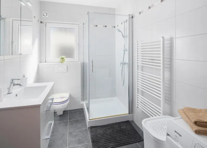 1 Bedroom Awesome In Nova Vas (Porec)