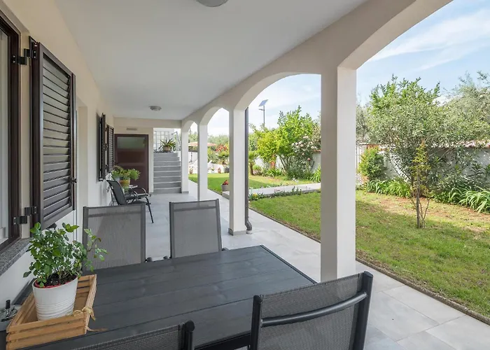 1 Bedroom Awesome In *